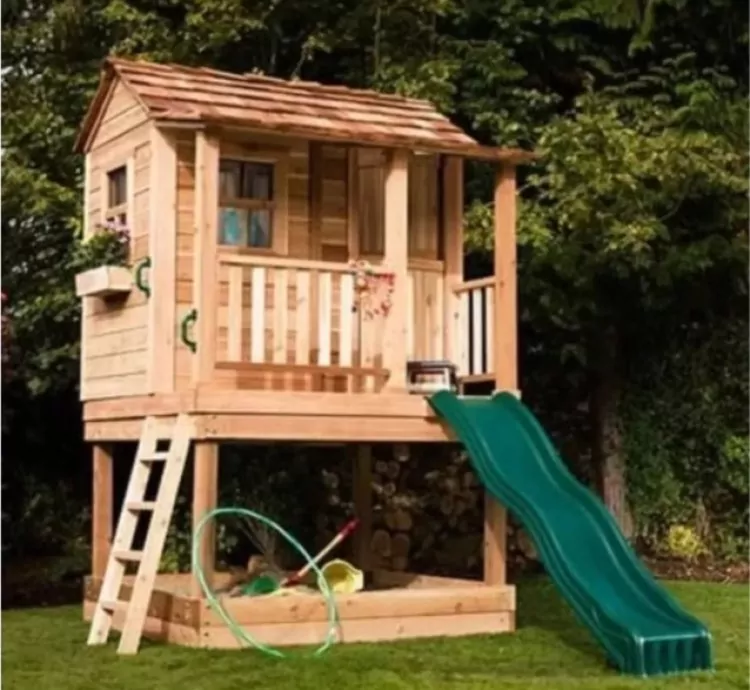 Projeto Casinha de Madeira Suspensa com Playground