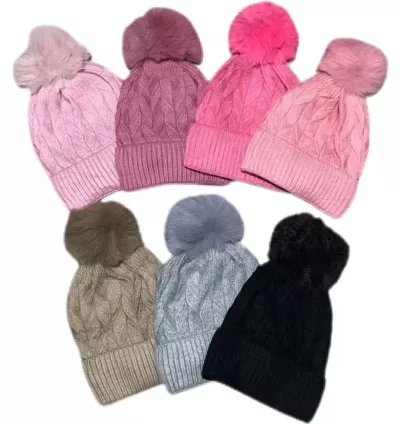 Gorro/Touca Infantil com Pompom – Aqueça o Inverno com Estilo