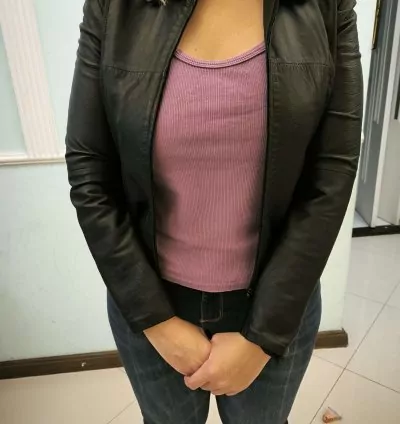 Jaqueta Feminina Usada de Couro Legítimo Preta – Tamanho 40 | Julian Marcuir 3