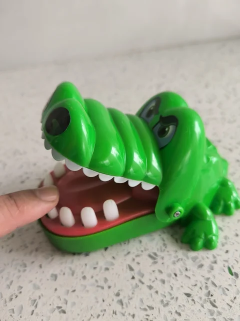 Crocodile Bite Fingers - Brinquedo Divertido