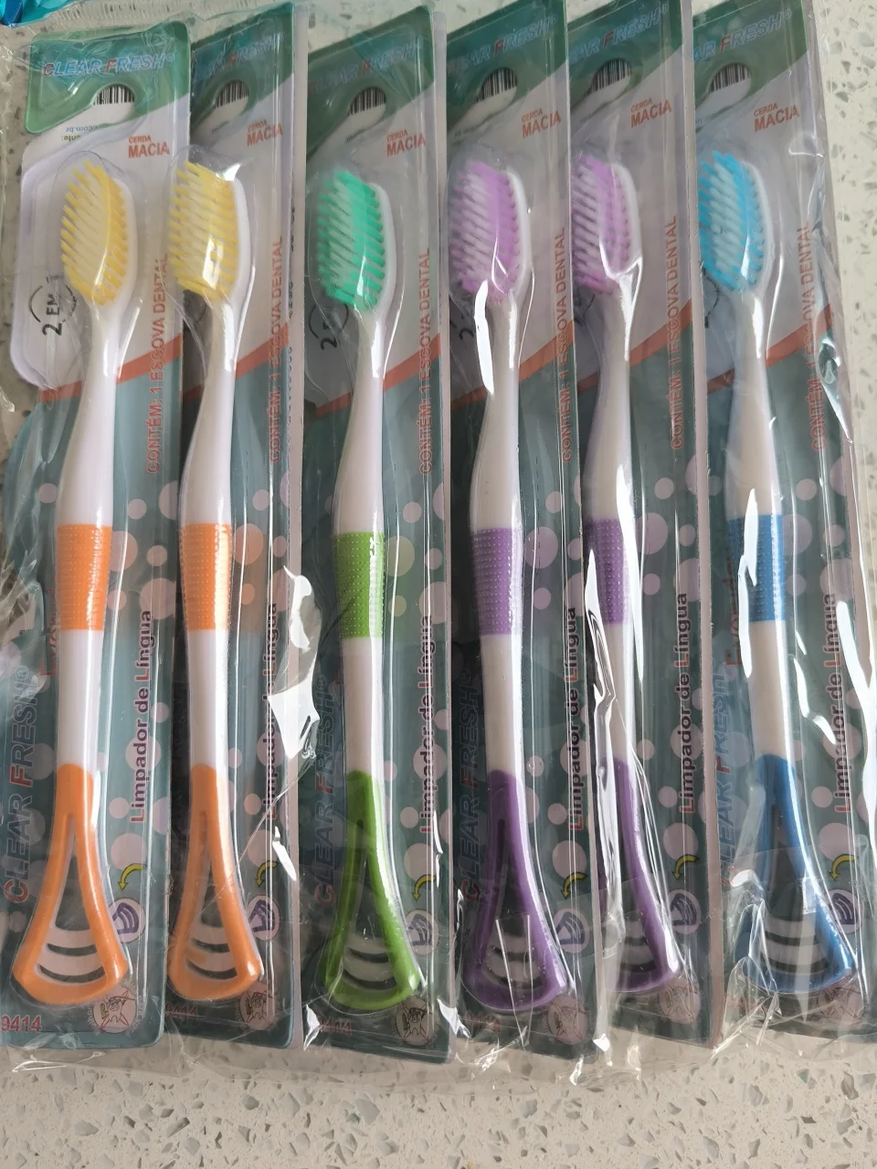 Kit 6 Escovas de Dentes 2 em 1 - Clear Fresh